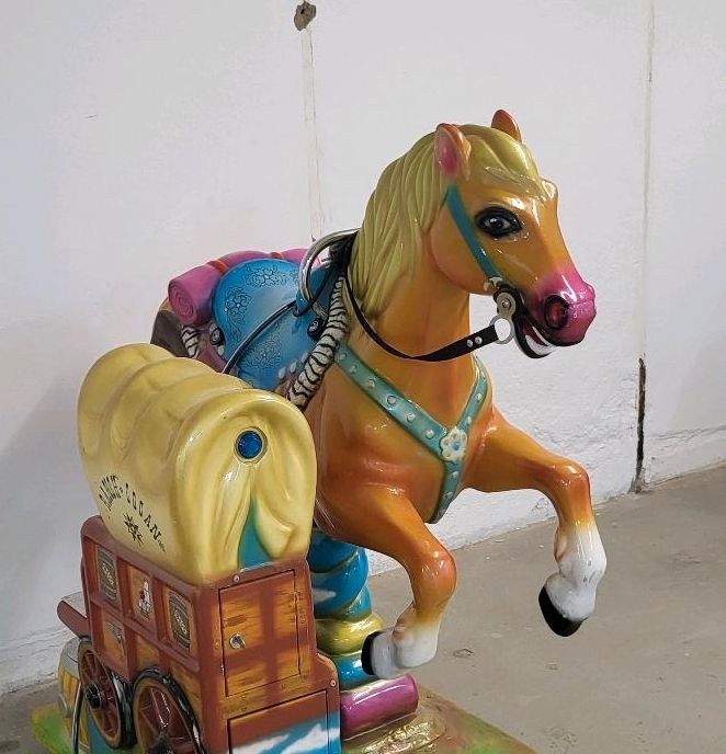 kleine Kiddy Rides Pferde Schaukelpferde mieten in Hiddenhausen