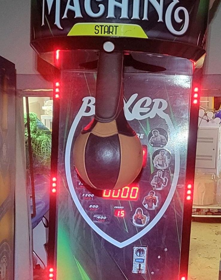 Boxautomat Boxing Machine mieten in Hiddenhausen