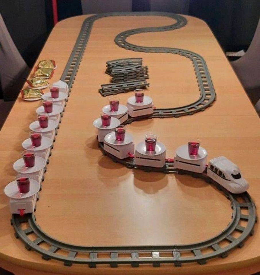 Schnapsbahn Sushibahn Candy Train mieten in Hiddenhausen – 2