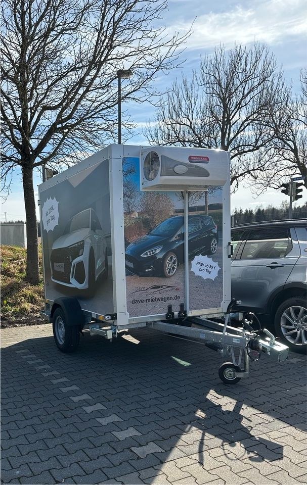 Kühlanhänger Auto mieten bei Dave - Mietwagen – für Fest & Markt