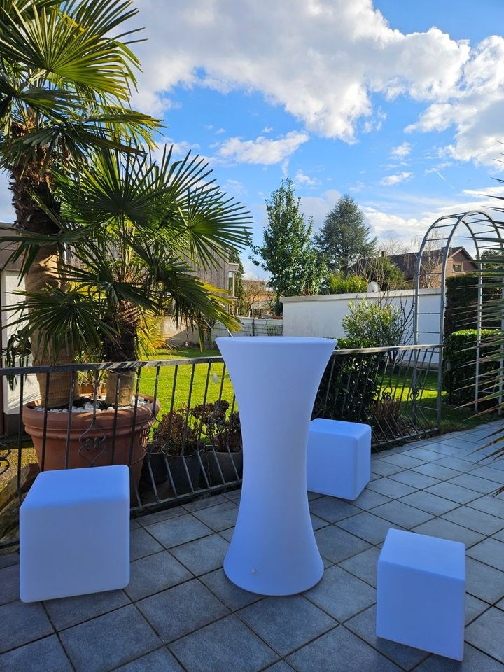 LED Loungemöbel Stehtisch Outdoor mieten in Bodenheim – 2