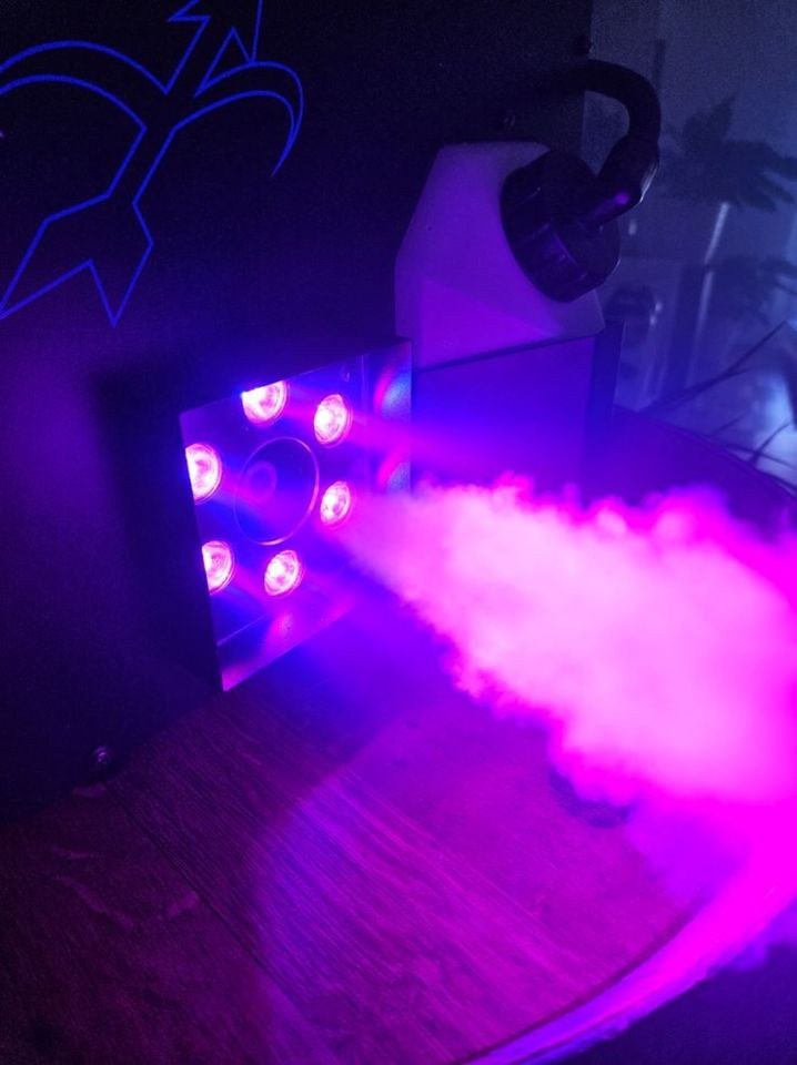 Nebelmaschine Fog Machine Nebel vertikal mieten in Bodenheim