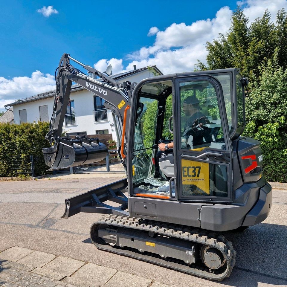 Minibagger Volvo 4t Bagger inkl Transport Bau mieten in Bad Abbach – 2
