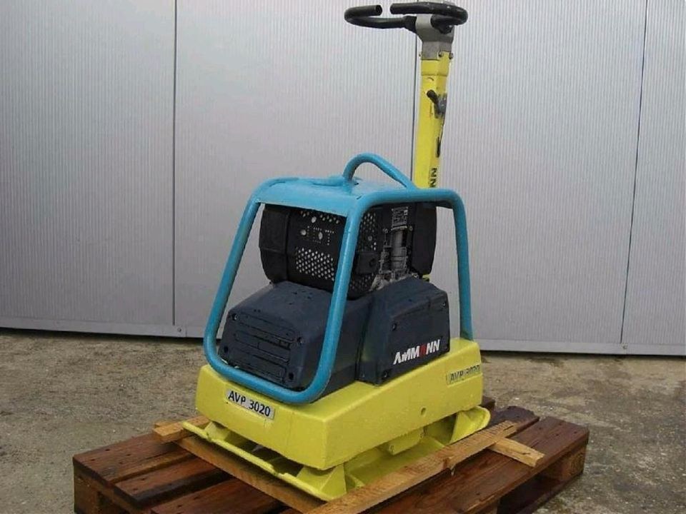 Microbagger Minibagger kleiner Bagger 1t mieten in Bad Abbach – 2