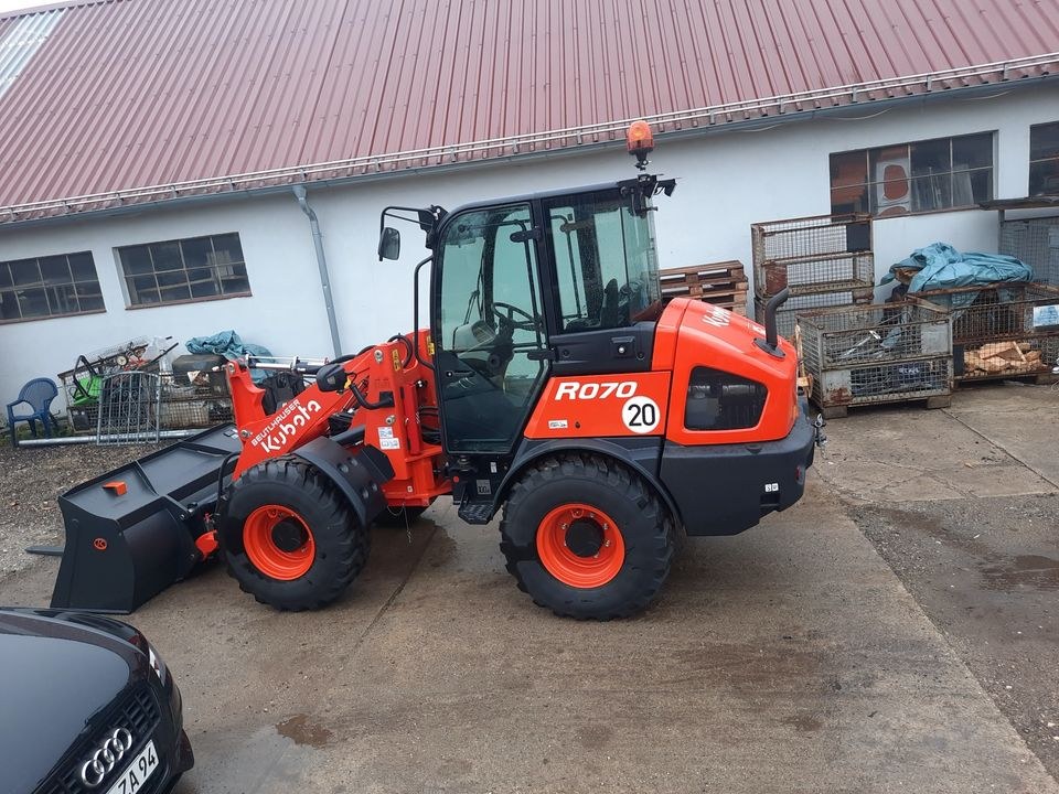 Radlader 6t Kl Minibagger Frontlader mieten in Bad Abbach – 4