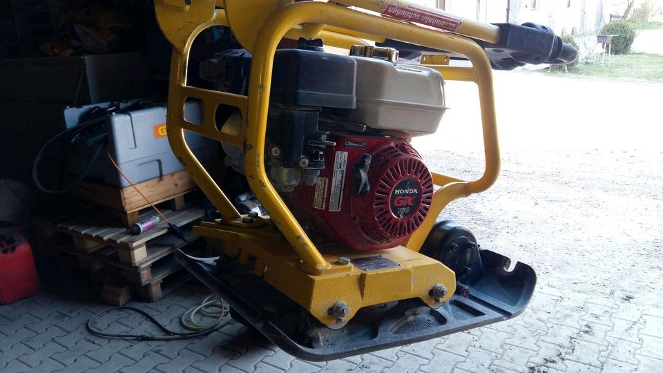 N Rüttelplatte 85 kg Wacker mieten bei Harald Brückl dermietbagger – 3