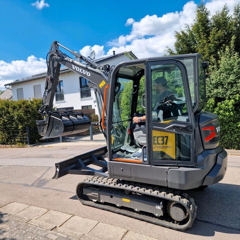 Minibagger Volvo 4t Bagger inkl Transport Bau mieten in Bad Abbach – 4
