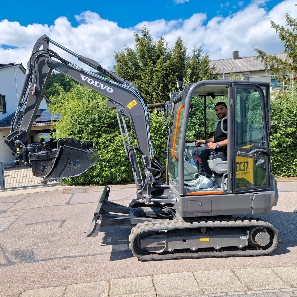 Minibagger Volvo 4t Bagger inkl Transport Bau mieten in Bad Abbach – 3