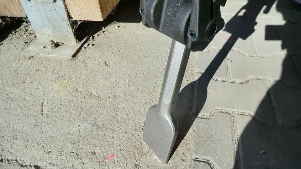Abbruchhammer,Makita 38 kg mieten bei Harald Brückl dermietbagger