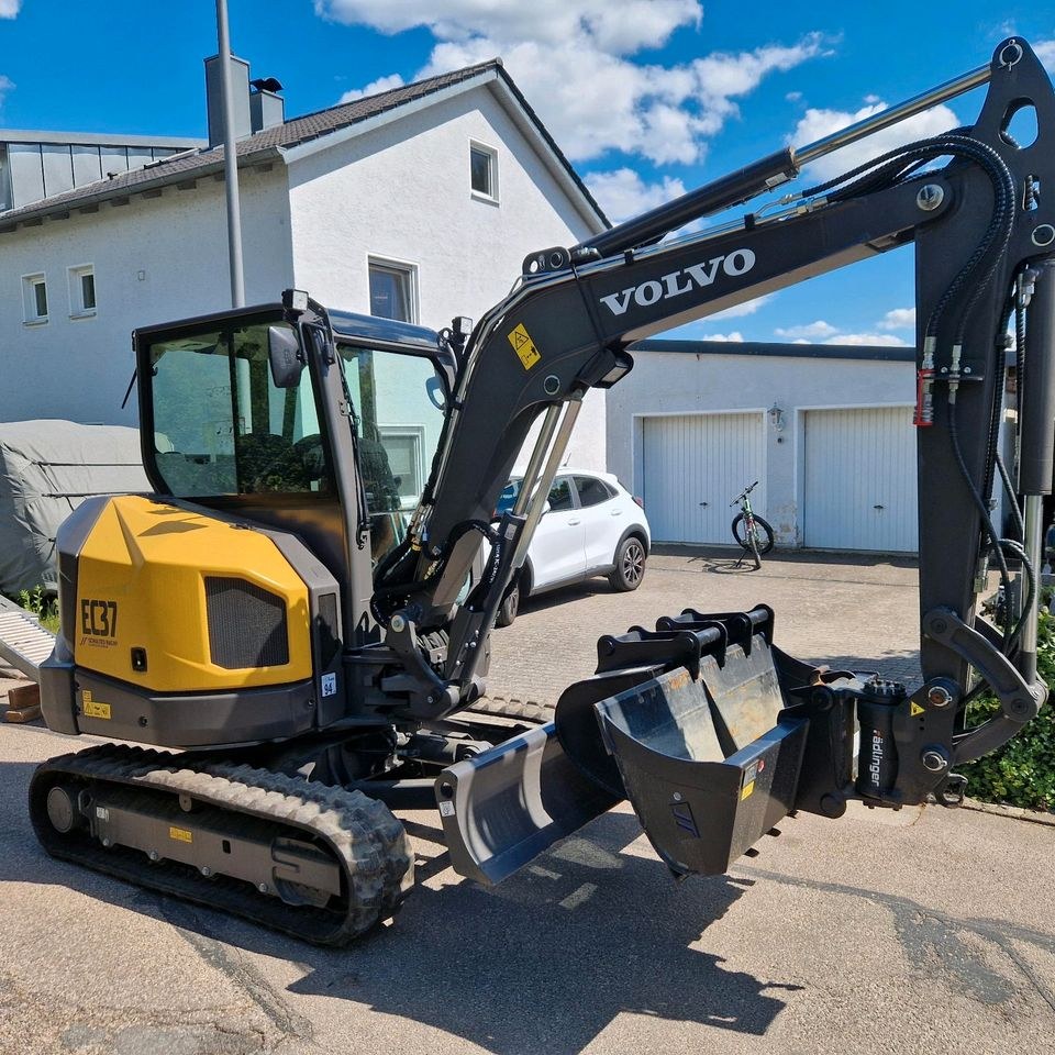 Minibagger Volvo 4t Bagger inkl Transport Bau mieten in Bad Abbach
