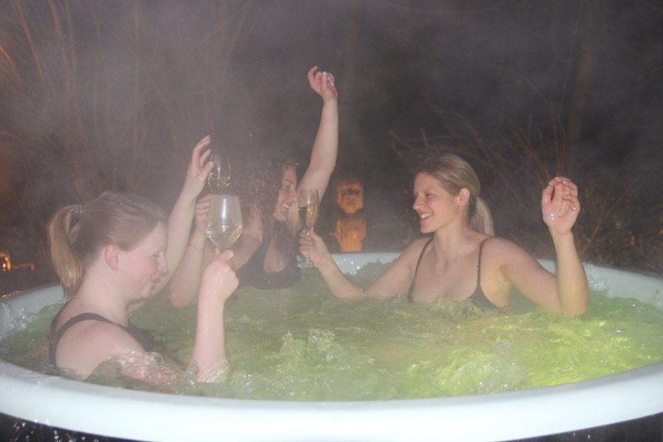 Badefass Whirlpool Zuber Saunafass Sauna 8 mieten in Mechernich – 2