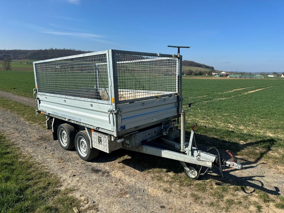 Anhänger Dreiseitenkipper 2,7t Humbaur mieten in Waldbrunn – 2