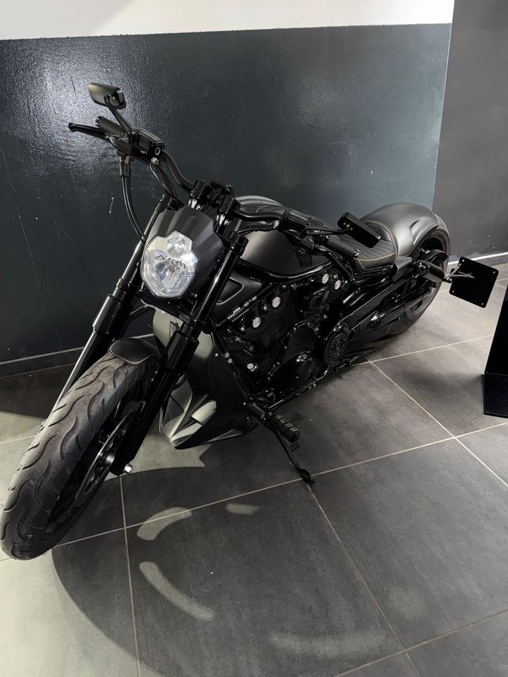 Harley Davidson V Rod Special Custom Chopper mieten bei Eagle