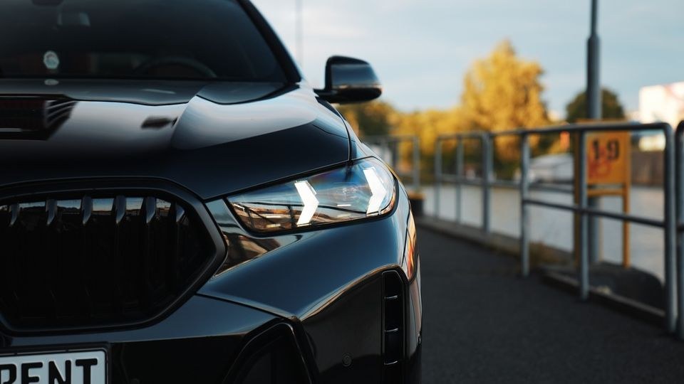 BMW X6 M Sportpaket Mietwagen SUV Luxus mieten bei EAGLE RENT – 4