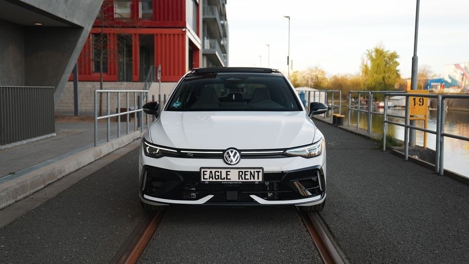 VW Golf R Performance Sportwagen mieten bei EAGLE RENT – 2