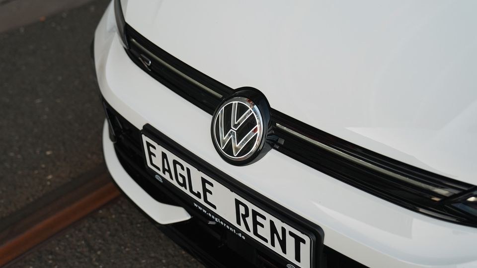 VW Golf R Performance Sportwagen mieten bei EAGLE RENT – 4