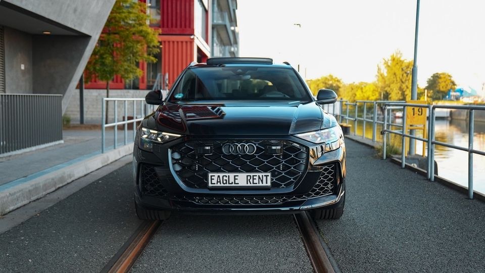 Audi RSQ8 Sportwagen Mietwagen Luxus SUV mieten bei EAGLE RENT – 2