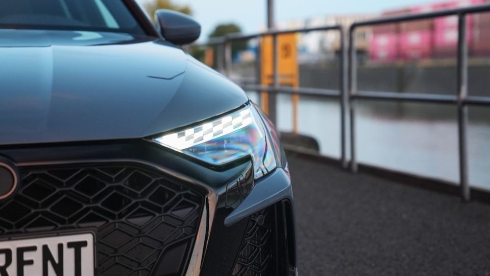 Audi RS3 Sportback Sportwagen mieten in Sossenheim – Fahrspaß auf Zeit – 4