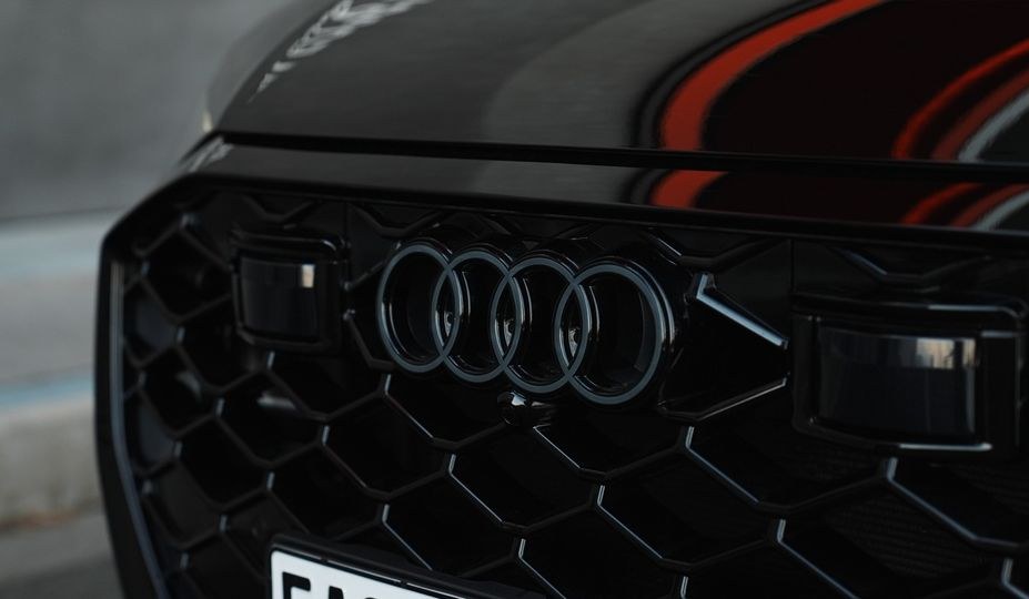 Audi RSQ8 Sportwagen Mietwagen Luxus SUV mieten bei EAGLE RENT – 4