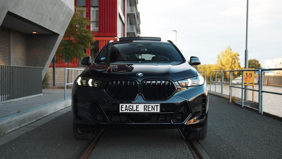 BMW X6 M Sportpaket Mietwagen SUV Luxus mieten bei EAGLE RENT – 2