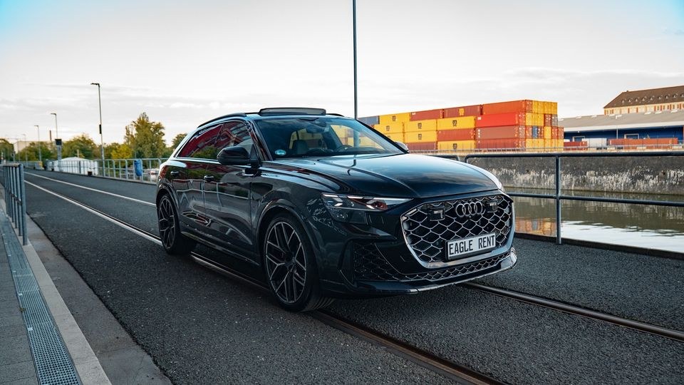 Audi RSQ8 Sportwagen Mietwagen Luxus SUV mieten bei EAGLE RENT – 3