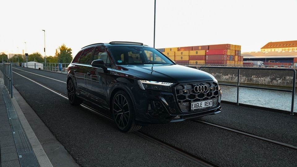 Audi SQ7 Sportwagen Mietwagen Luxus SUV mieten bei EAGLE RENT – 3