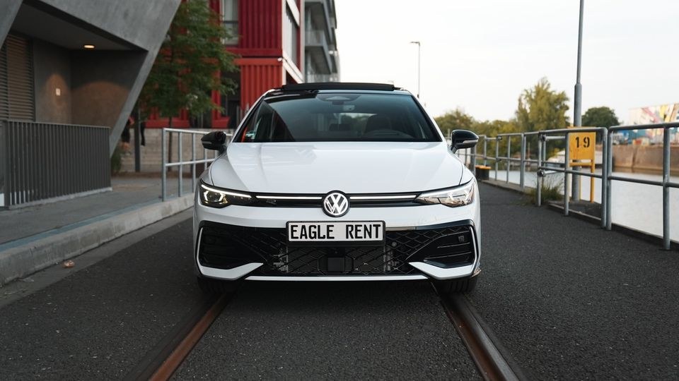 VW Golf R Line mieten bei EAGLE RENT – fair mieten – 2