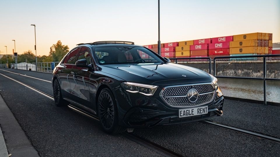 Mercedes E Klasse AMG Line Mietwagen Luxus mieten bei EAGLE RENT – 3