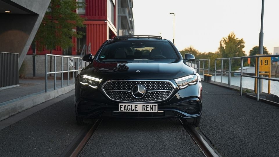 Mercedes E Klasse AMG Line Mietwagen Luxus mieten bei EAGLE RENT – 2