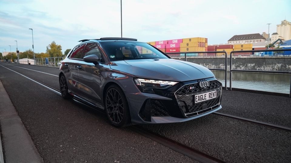 Audi RS3 Sportback Sportwagen mieten in Sossenheim – Fahrspaß auf Zeit – 3