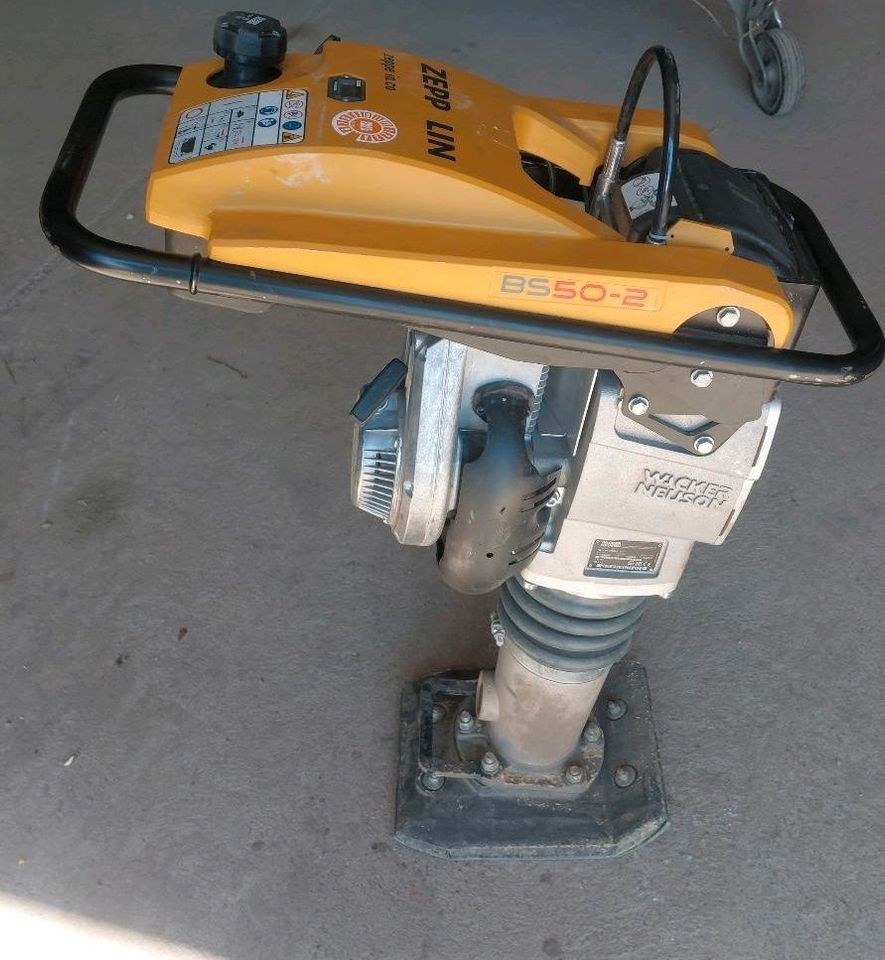Stampfer Vibrationsstampfer Wacker mieten bei Zerspanungstechnik