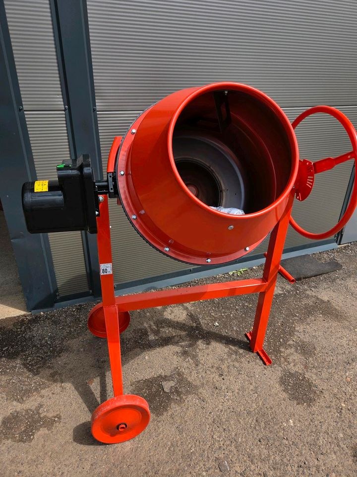 Betonmischer Mischer Beton mieten bei Zerspanungstechnik