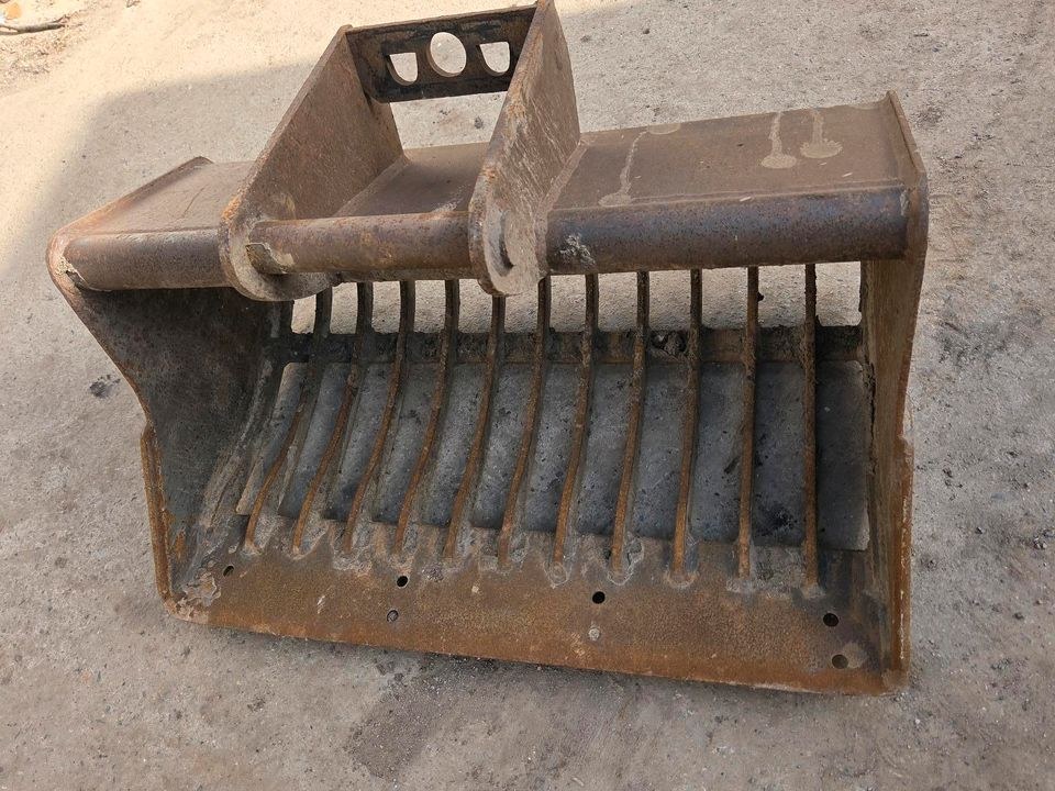 80cm Sieblöffel Minibagger mieten bei Zerspanungstechnik