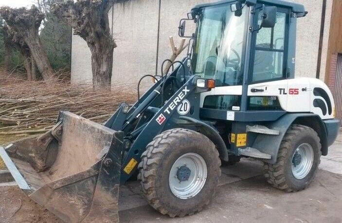 Radlader Bagger Minibagger Arbeitsbühnen mieten bei Zerspanungstechnik