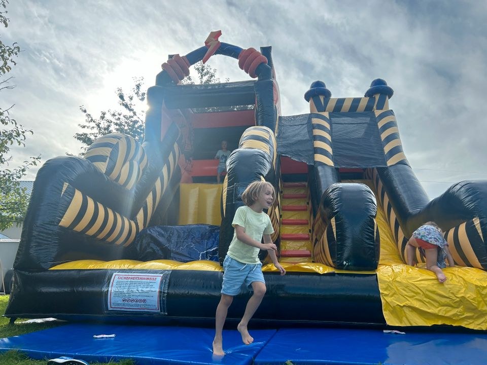Hüpfburg Actionpark mieten in Großenwiehe – Hüpfspaß für jede Feier – 4