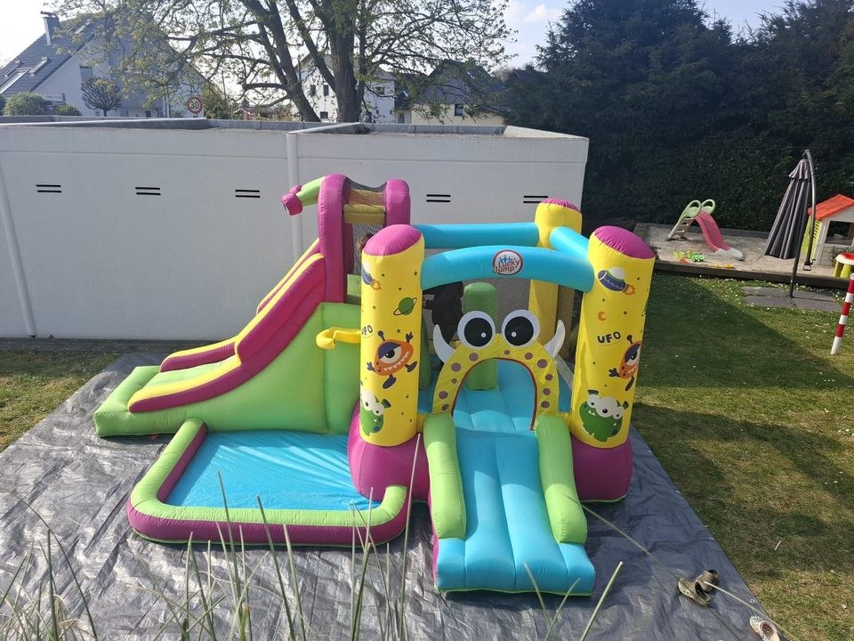 Alien Hüpfburg Rutsche Highlight mieten bei Elma Eventservice