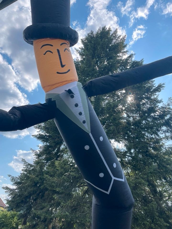 Absoluter Blickfang Skydancer Tanzende Figuren mieten in Köpenick – 2