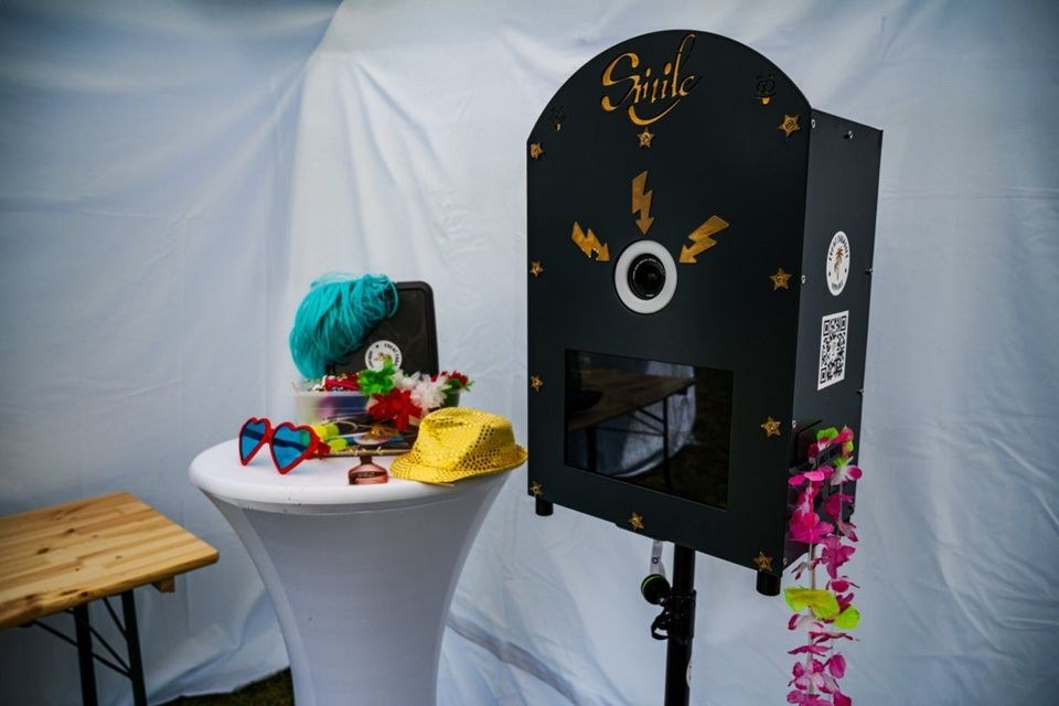 Fotobox Fotoautomat Photobooth Hochzeiten mieten – 3