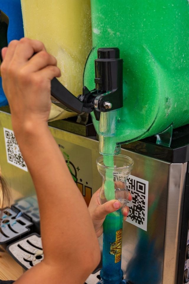 Slusheismaschine Slushy Kinder mieten bei Event Paradies Nimaro – 4