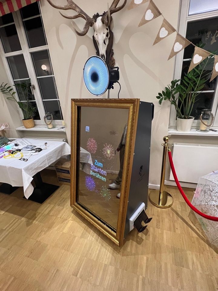 Fotobox Fotospiegel Magicmirror Firmenfeier mieten