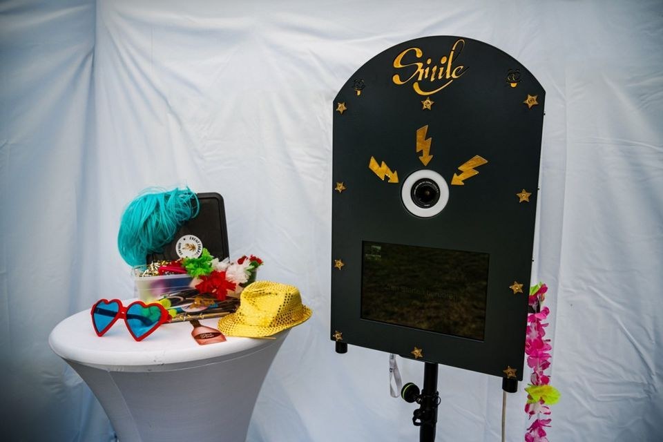 Fotobox Fotoautomat Photobooth Hochzeiten mieten – 2