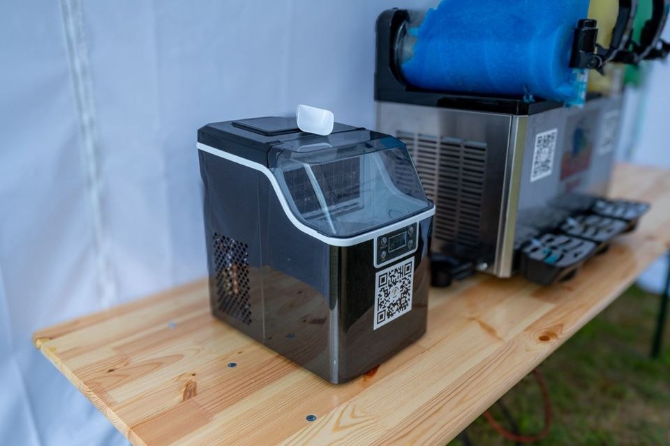 Eiswürfelmaschine Eiswürfel mieten bei Event Paradies Nimaro – 3