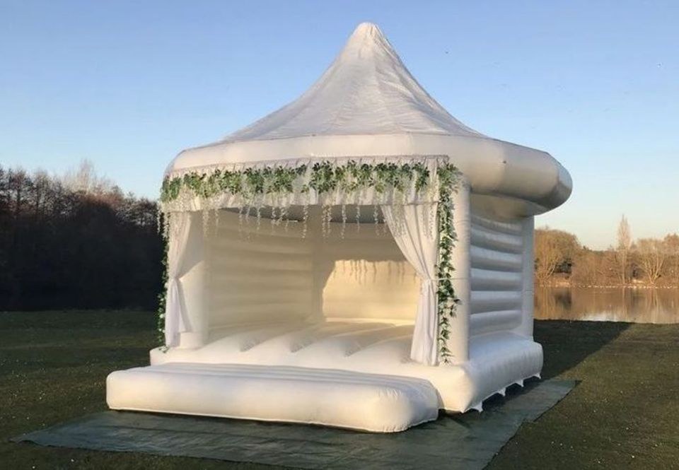 Hüpfburg Wedding Schloss mieten bei ET – Hüpfspaß für jede Feier