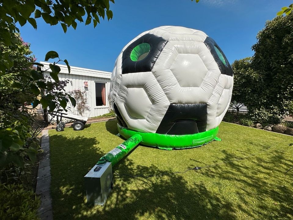 Hüpfburg Fußball mieten bei Eventify – Hüpfspaß für jede Feier – 4