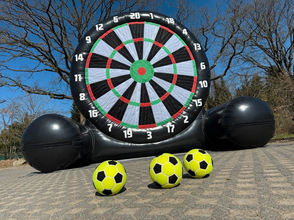 Fußballdart Dartscheibe XXL 5,2m hoch mieten in Kisdorf – Spiel & Spaß – 2