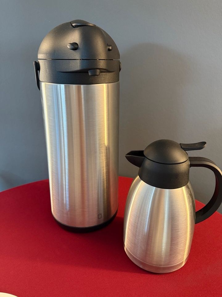 Pumpkanne Kaffekanne Teller Tassen Geschirr mieten bei Eventify – 4