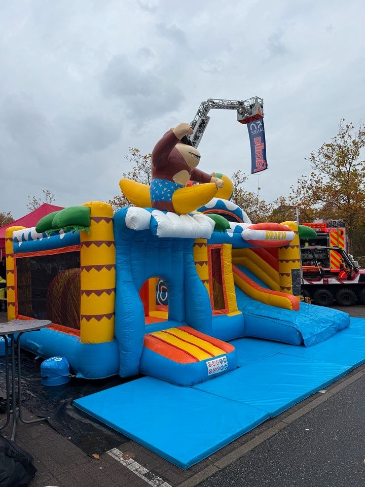 Hüpfburg Multiplay Doubleslide Strand mieten bei Eventify – 2