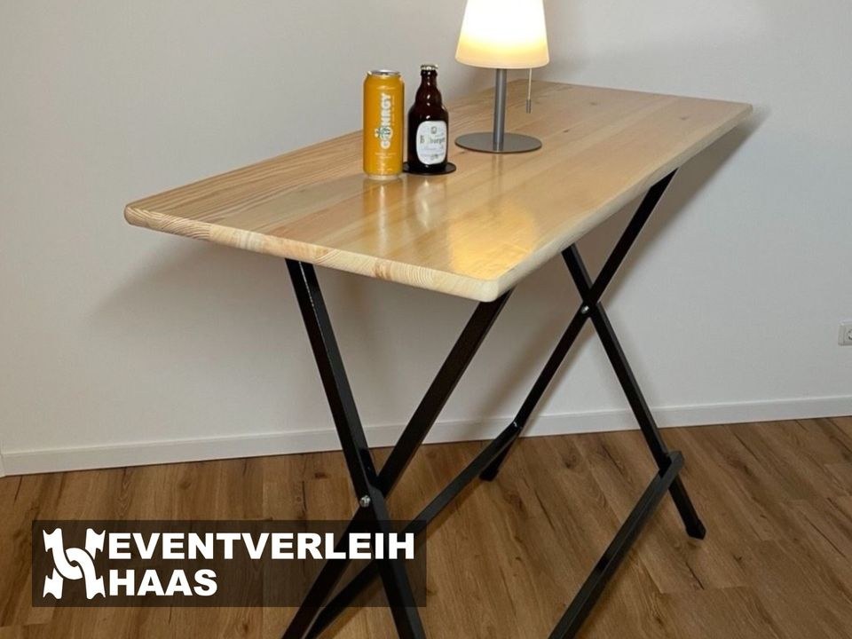 Großer Stehtisch Holzplatte Empfang mieten in Schleiden