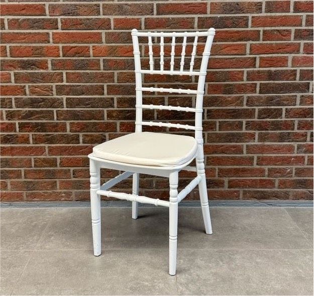 Chiavari Stuhl weiß inkl Sitzkissen mieten in Schleiden – 3