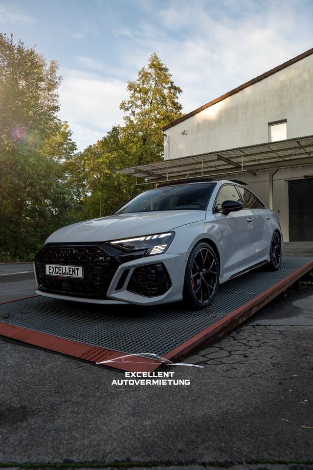 Audi RS3 Sedan 400 PS Sportwagen Hochzeitswagen mieten in Kirchlengern